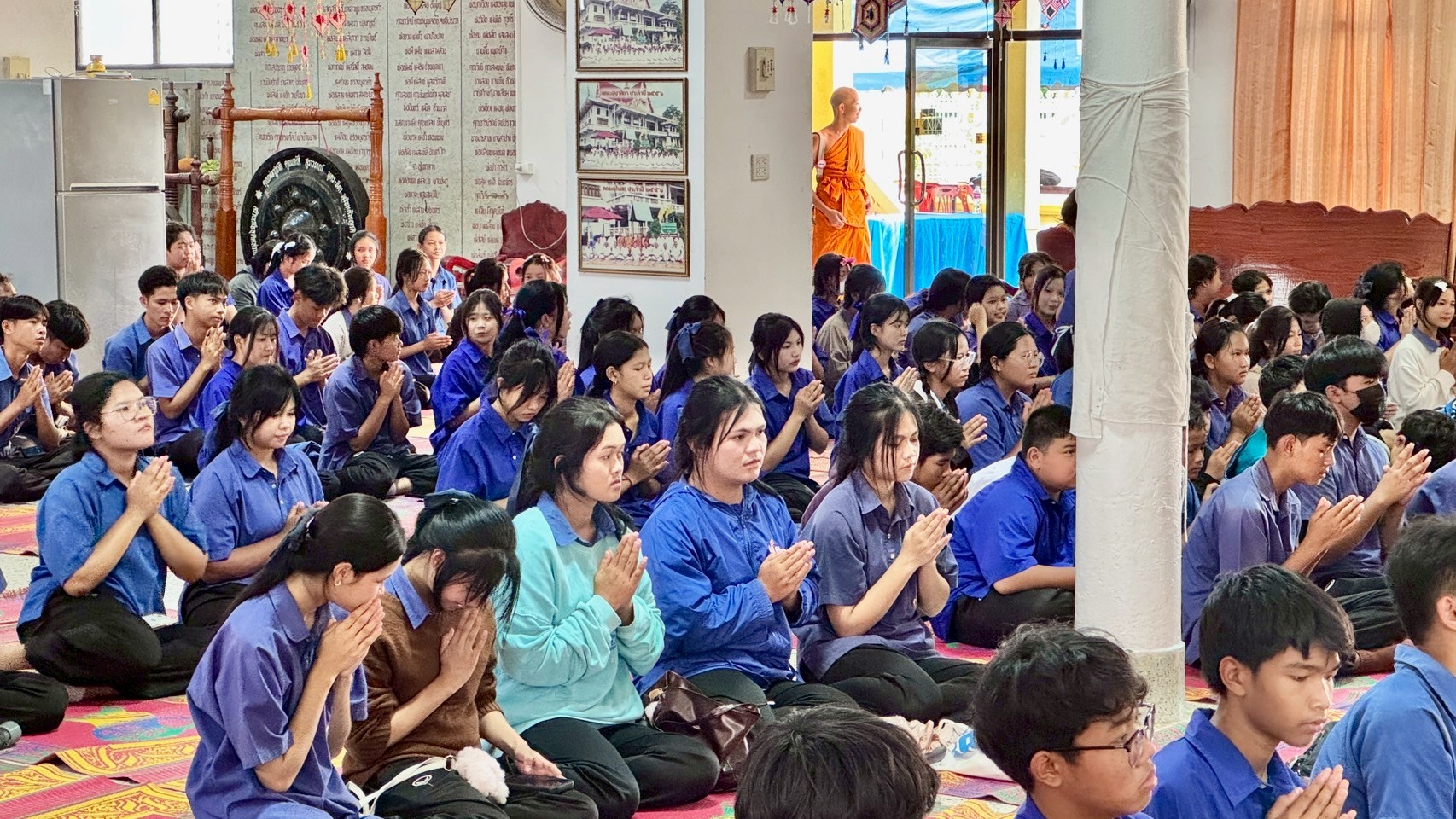 LINE_ALBUM_เข้าพรรษา-ถวายเทียน 68_250709_30.jpg